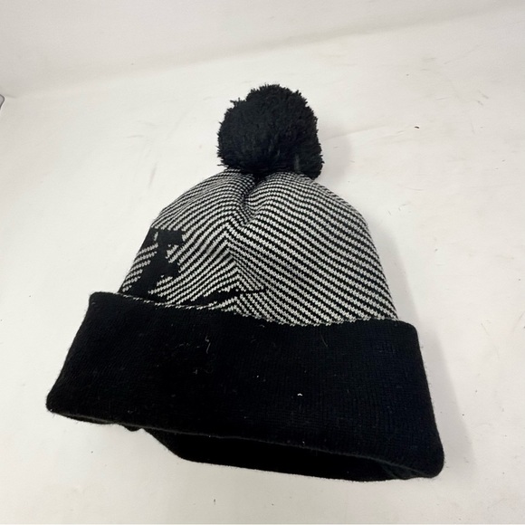 NIKE Fold over TENNESSEE VOLUNTEERS Black White Striped Beanie Pom Pom Adult OS - Picture 3 of 10